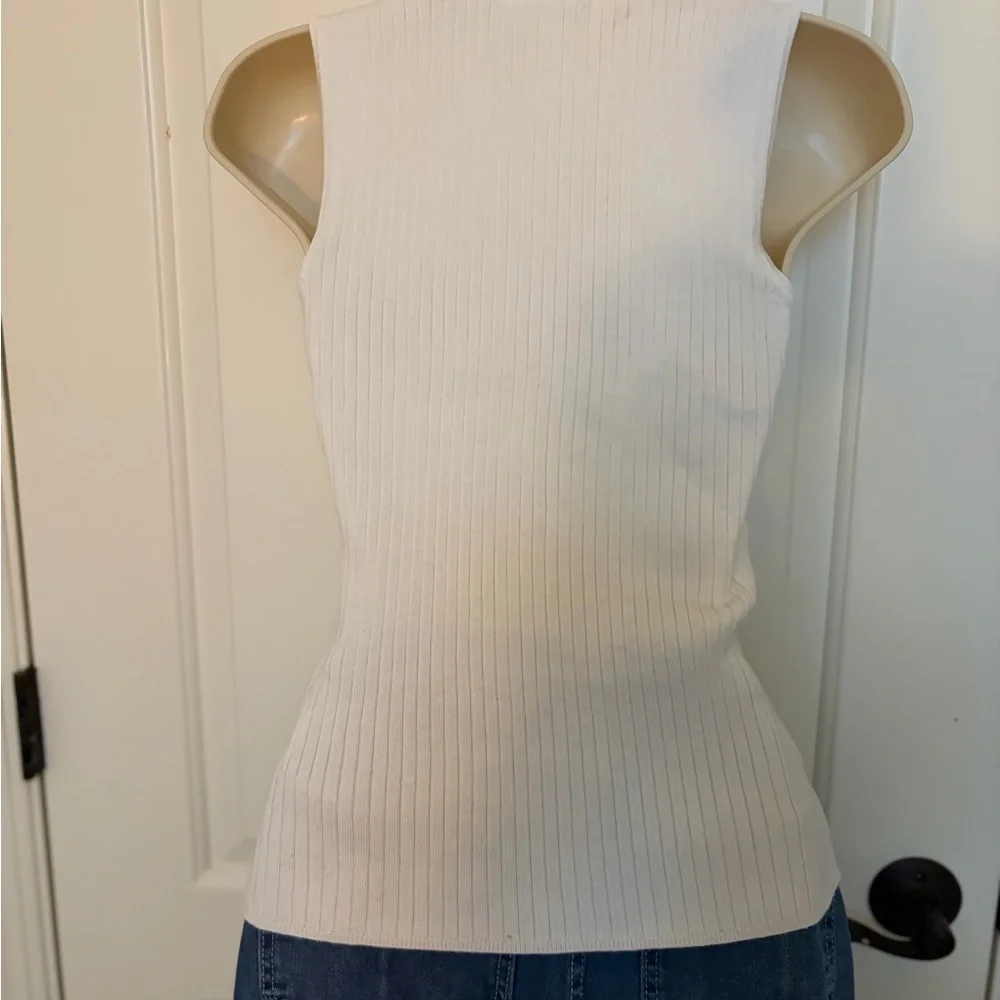 MADISON GREY White sleeveless with mock turtleneck. - Picture 2 of 6